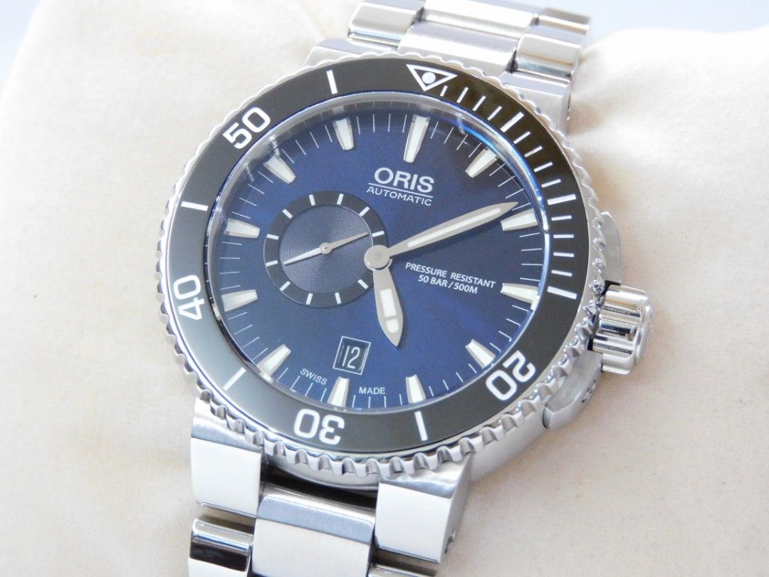 Oris aquis store small second review
