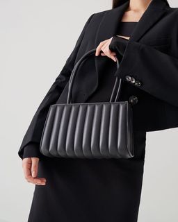 $499➡️$190 Charles Keith Handbag Black Shoulder Bag64241807130754110