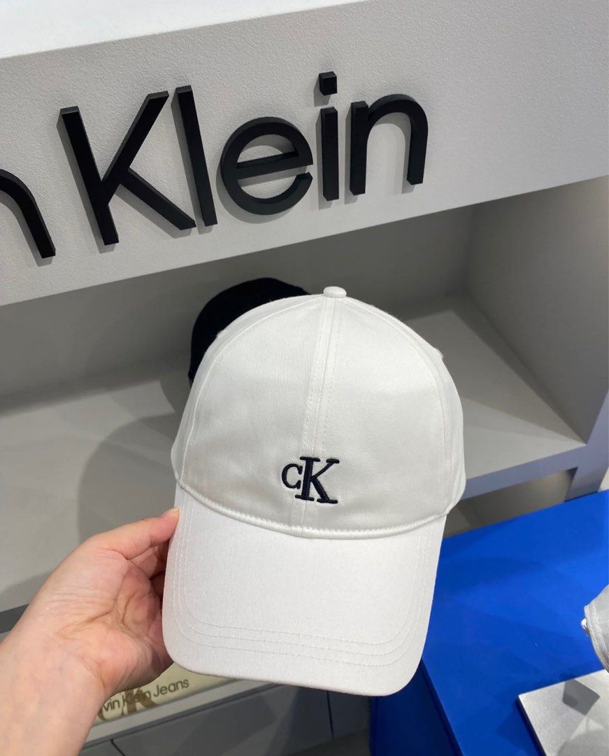 🆕🇰🇷 Authentic CALVIN KLEINS CK Archive Logo Baseball Cap in Beige  (Unisex), Men's Fashion, Watches & Accessories, Cap & Hats on Carousell