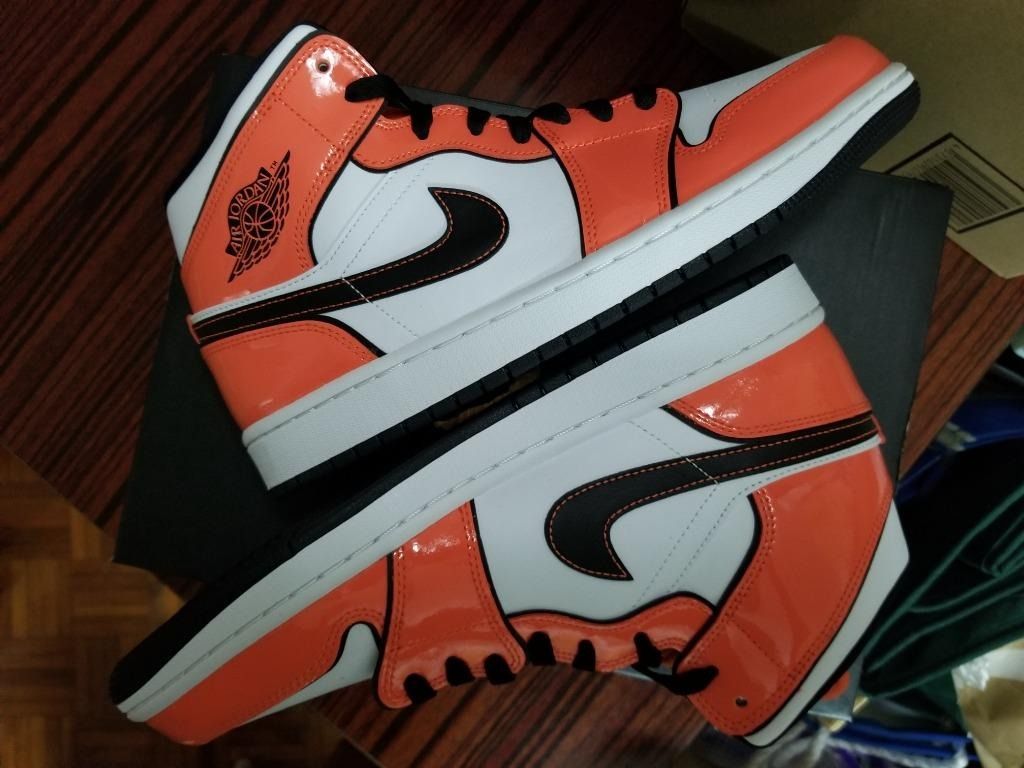 Orange jordan 1 shop