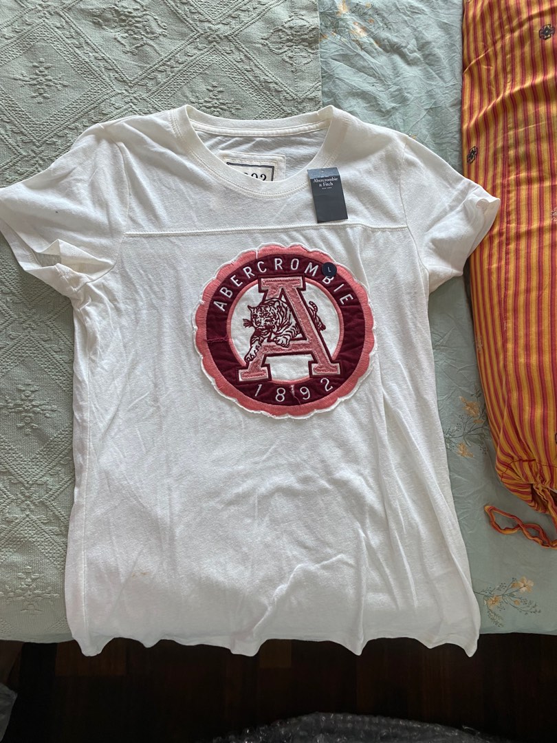 Abercrombie Tshirt, Women's Fashion, Tops, Shirts on Carousell
