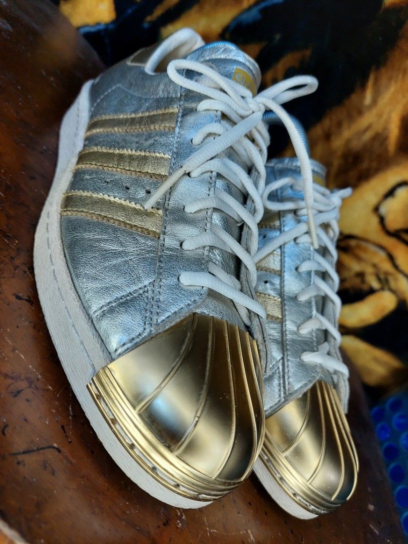 Hard toe adidas hot sale