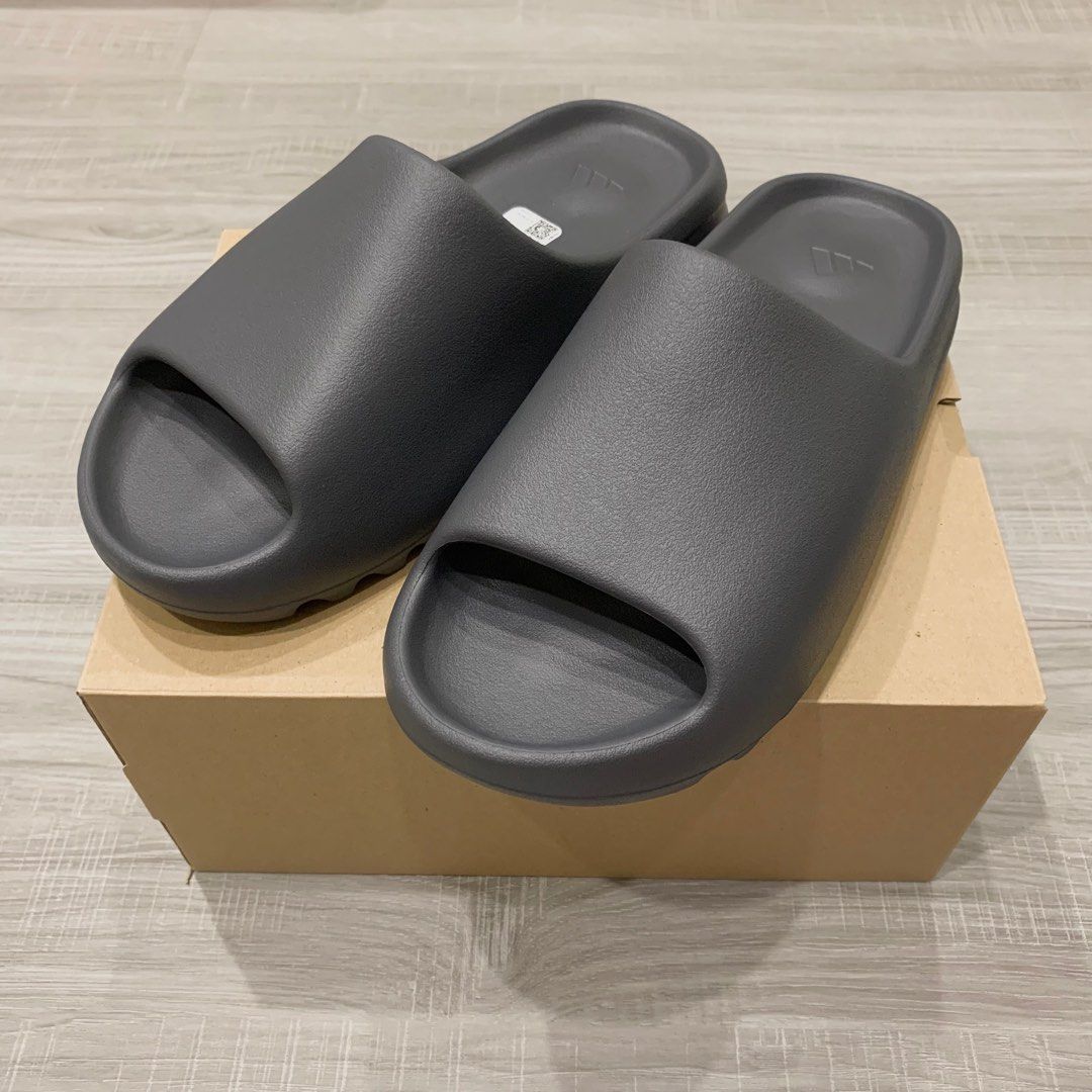 Adidas】Yeezy Slide Slate Grey, 他的時尚, 鞋, 拖鞋在旋轉拍賣