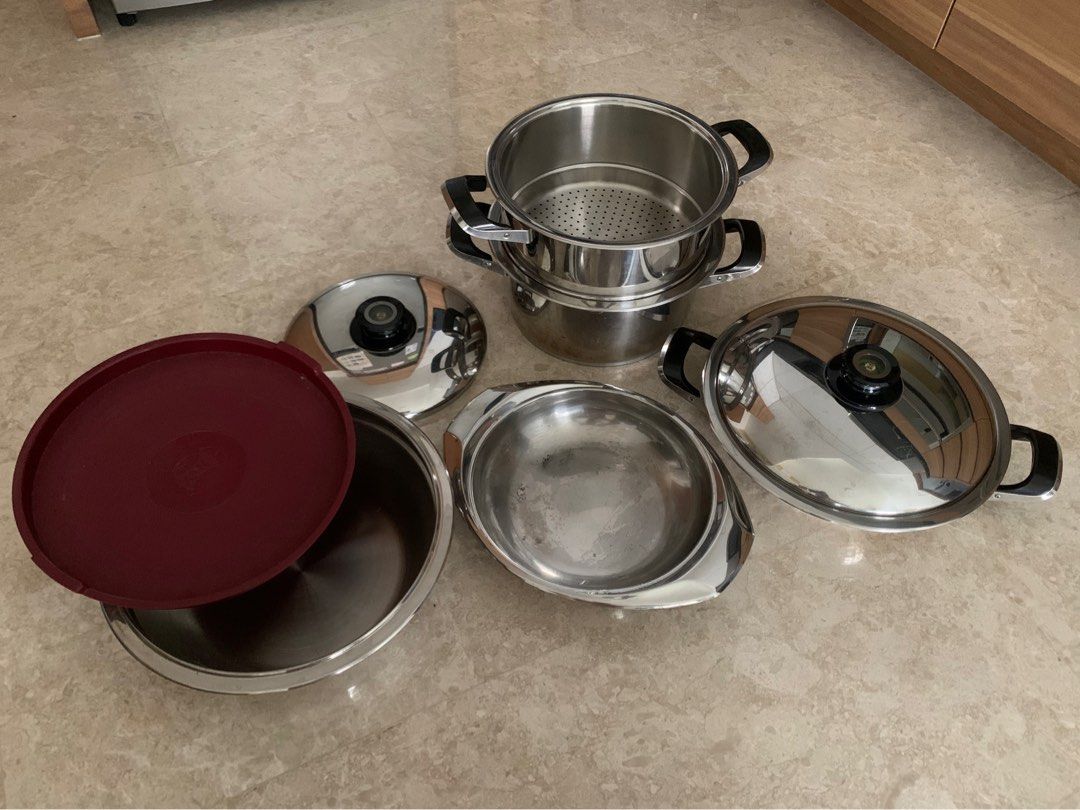 AMC Pots and pan 5 in 1 set, Furniture & Home Living, Kitchenware