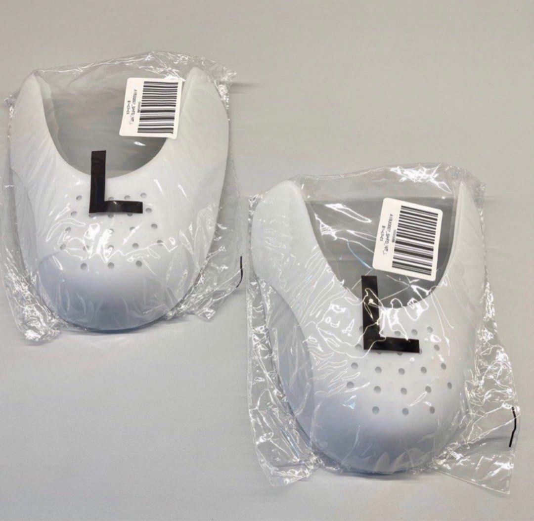 Air force hot sale one sneaker shield