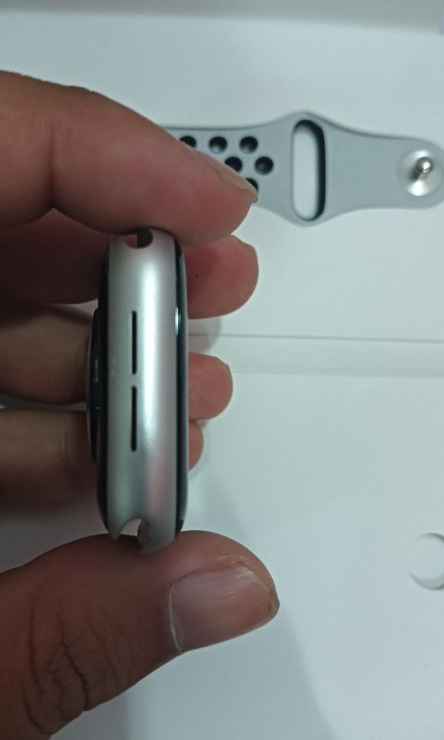 Apple watch se store sim card slot