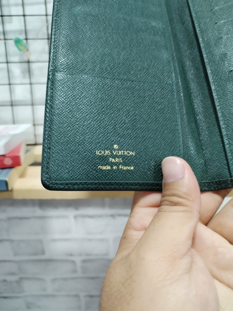 Louis Vuitton Grey Taiga Leather Bifold Wallet