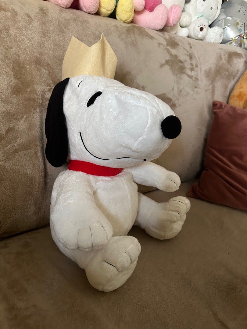 Authentic peanut’s snoopy plushie (Category: Plushies & Soft Toys) located in Singapore. Submitted by jon5555 (Listing ID 1254609407, Image 2). Description: Authentic snoopy plushie from Japan Height: 30cm Soft and cuddly .
