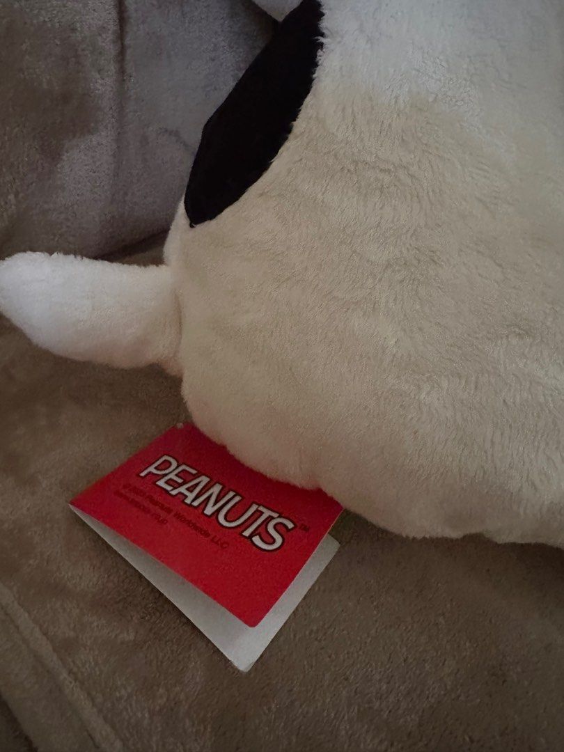 Authentic peanut’s snoopy plushie (Category: Plushies & Soft Toys) located in Singapore. Submitted by jon5555 (Listing ID 1254609407, Image 4). Description: Authentic snoopy plushie from Japan Height: 30cm Soft and cuddly .