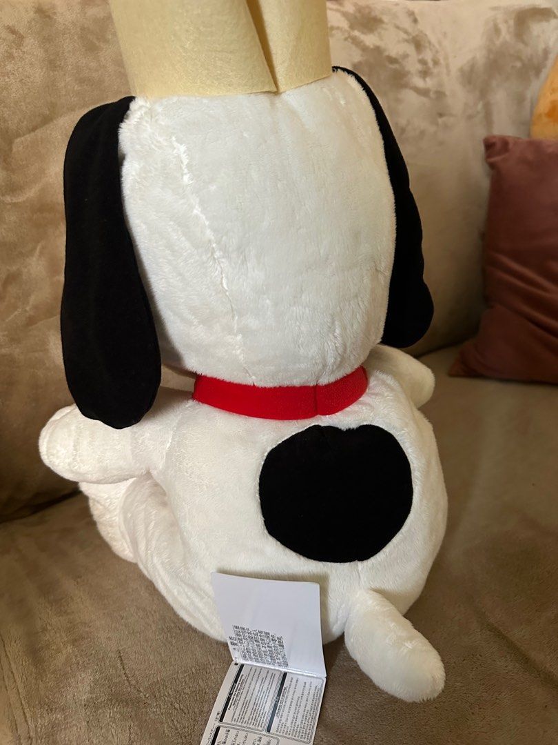 Authentic peanut’s snoopy plushie (Category: Plushies & Soft Toys) located in Singapore. Submitted by jon5555 (Listing ID 1254609407, Image 3). Description: Authentic snoopy plushie from Japan Height: 30cm Soft and cuddly .