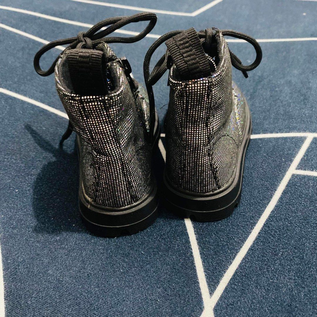 Dr martens 2025 bebe zara