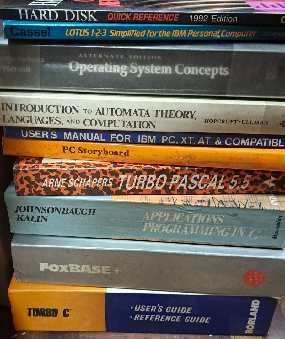 Bundle of Computer Science Books (Price for entire bundle) (Category: Textbooks) located in Makati City. Submitted by xamwise (Listing ID 1254622194, Image 3). Description: Take entire bundle of old textbooks from 90s: Computer Science.