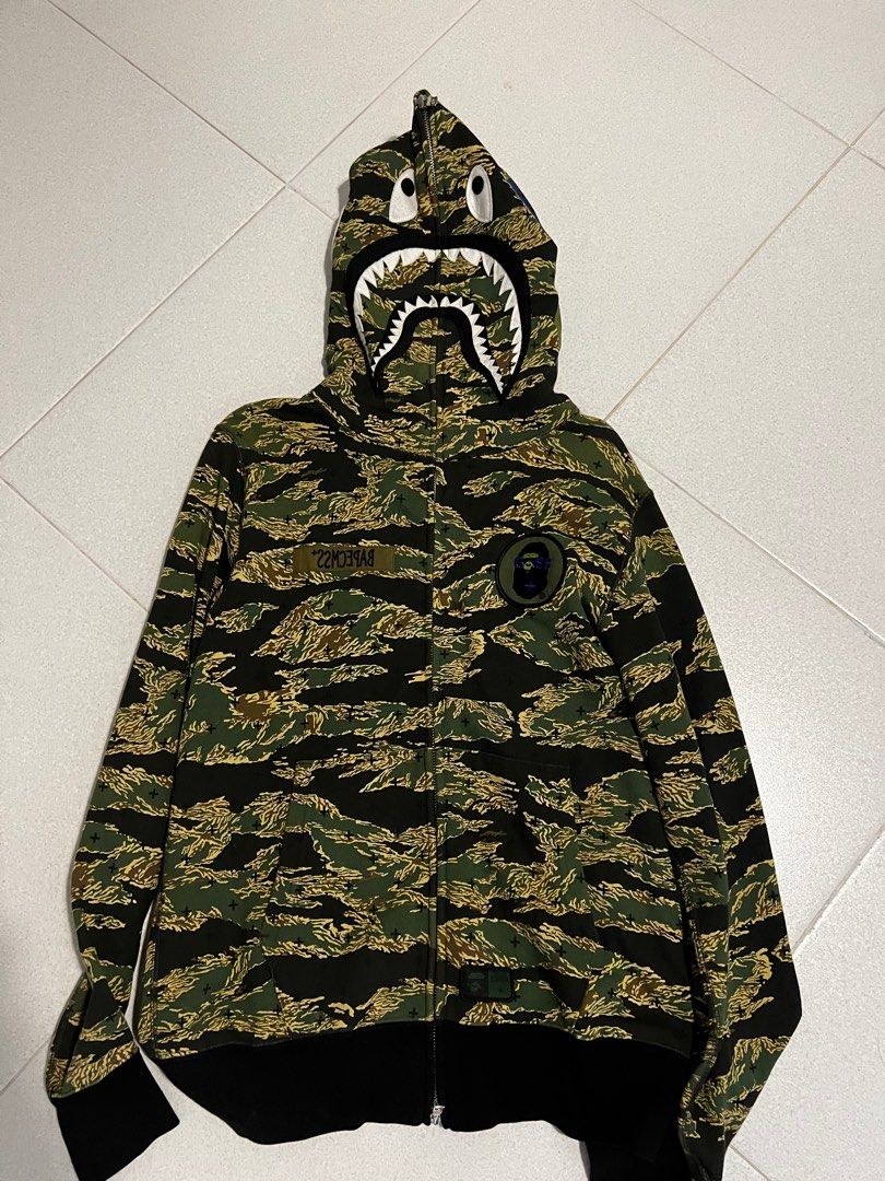 CMSS x Bape shark parka, 男裝, 外套及戶外衣服- Carousell