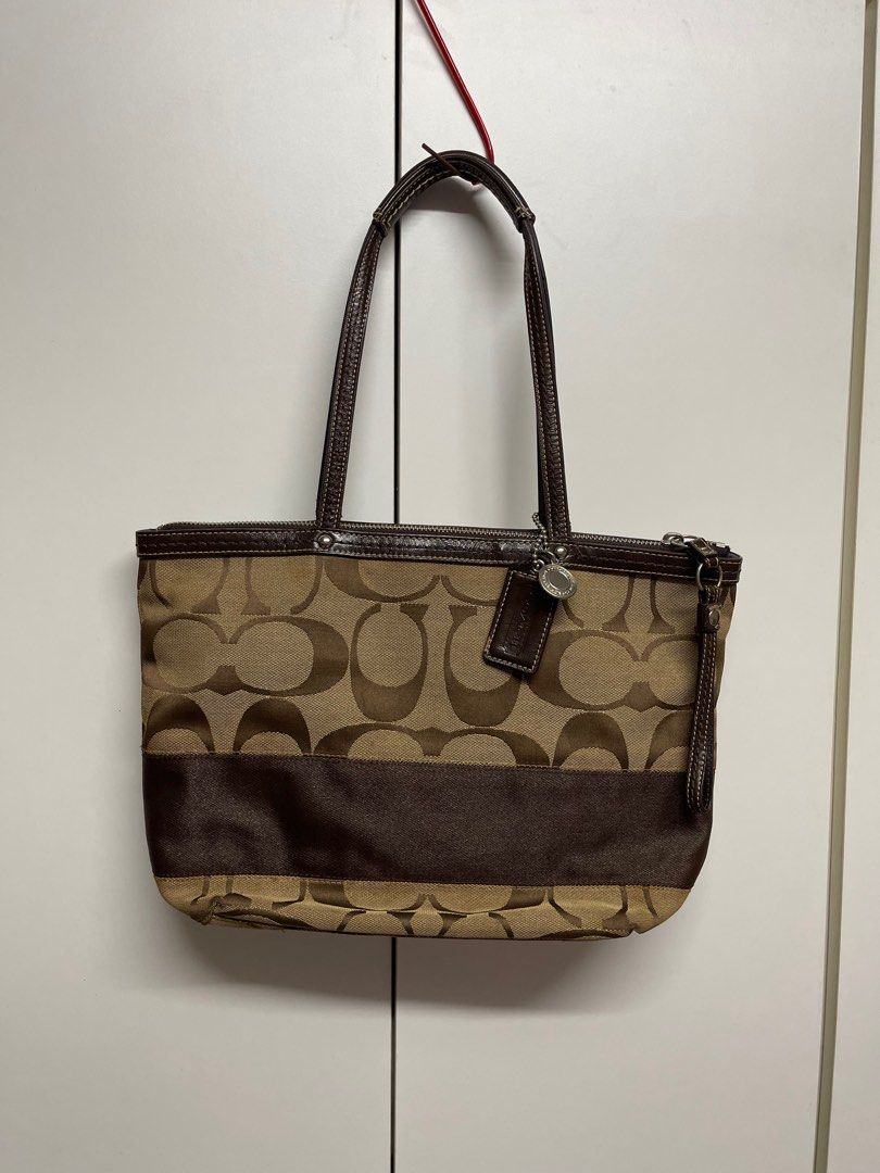 Poshmark coach handbags discount