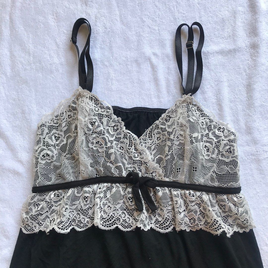 y2k coquette lace top (Category: Sleeveless) located in Batangas. Submitted by retrowinx_ (Listing ID 1254593731, Image 2). Description: can fit to small to medium love the fabric of this super comfortable <33 no flaws! .