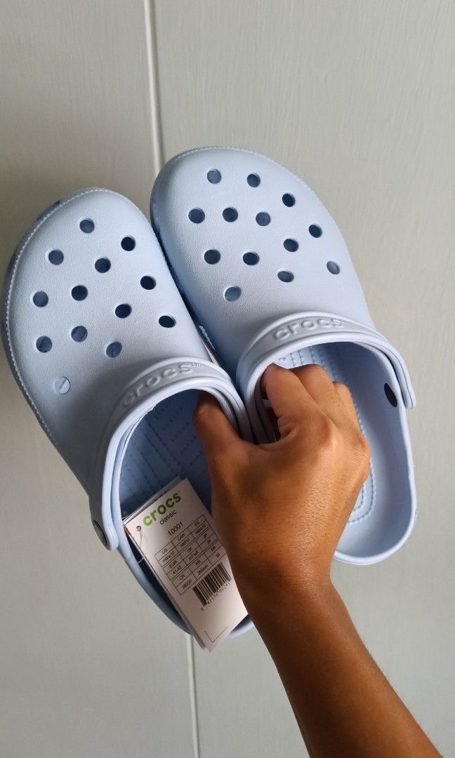 Crocs blue colour discount