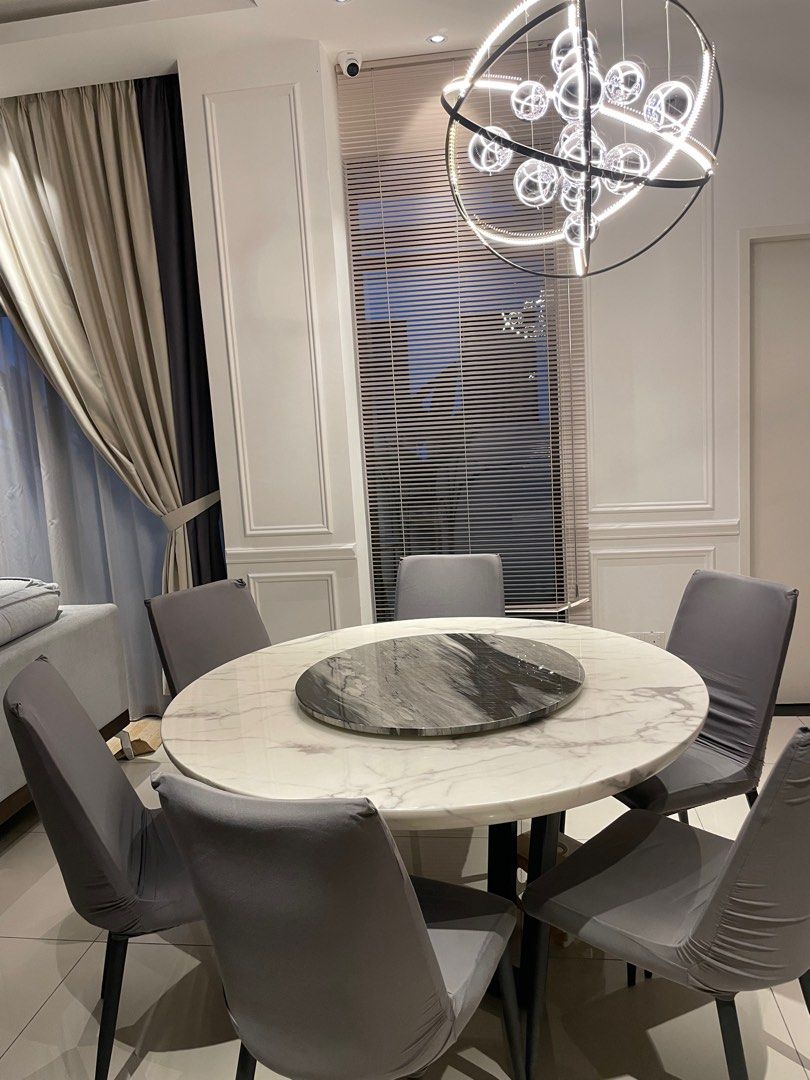 Crown Livin Dining Table