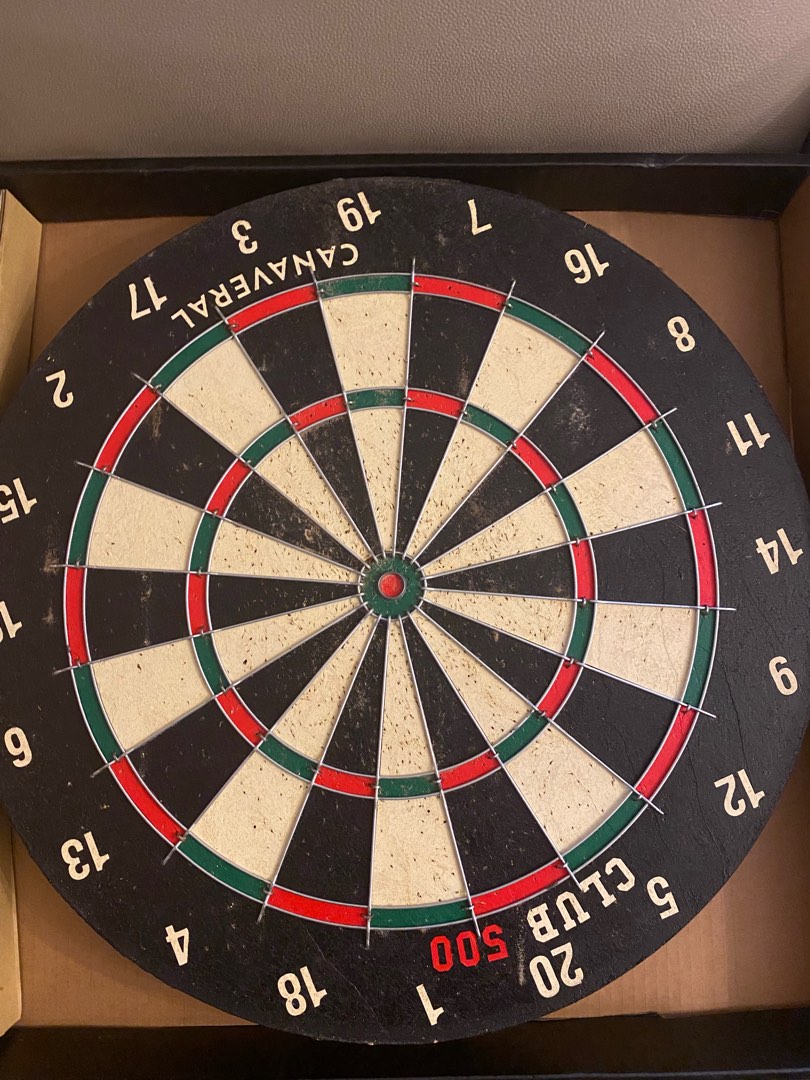 Decathlon dart board with 3 darts, Hobbies & Toys, Toys & Games on