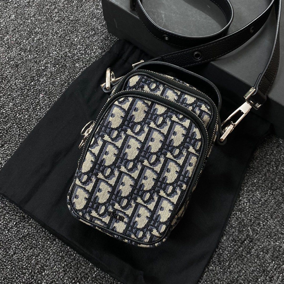 Dior deals phone crossbody