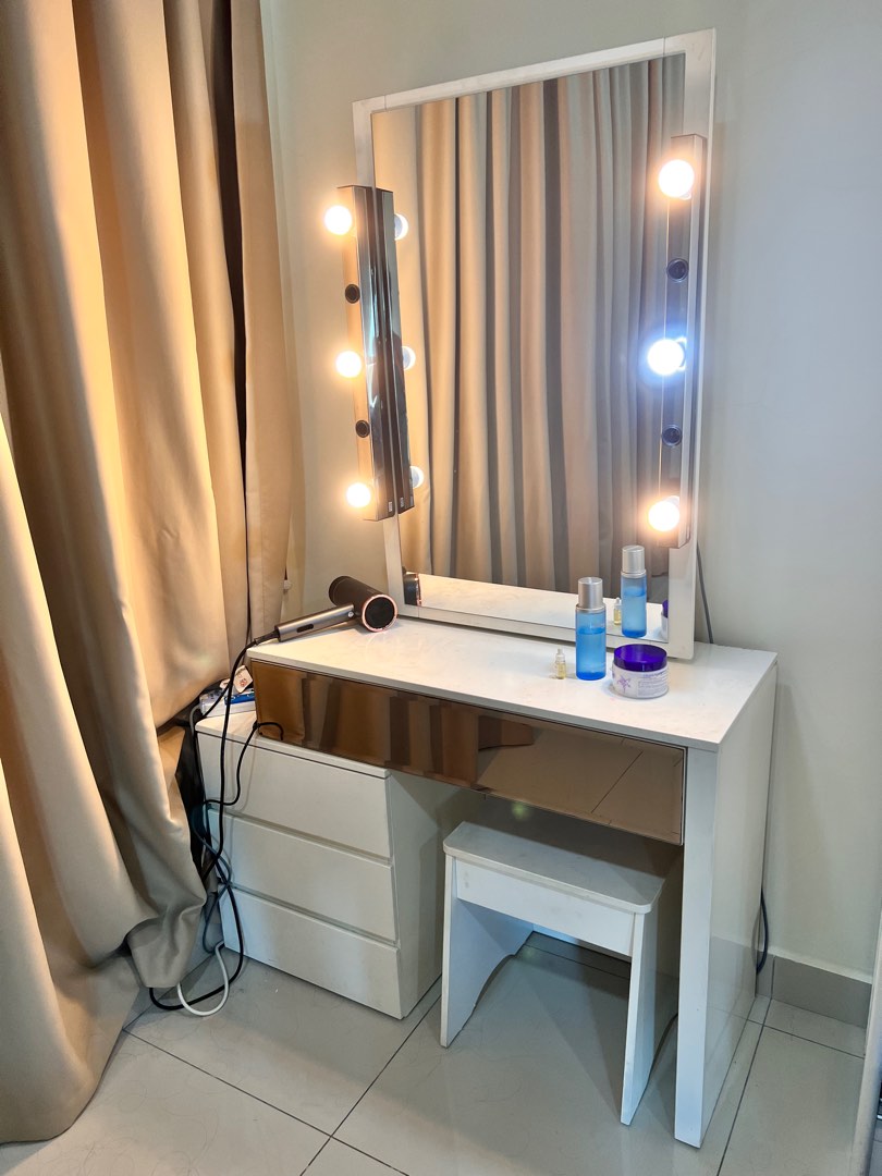 Dressing Table with mirror and lamp / vanity mirror , Furniture & Home ...