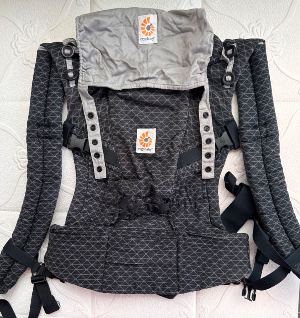 Ergobaby top geo black