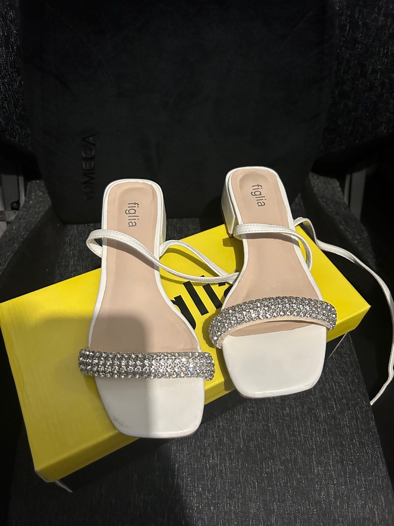 Figlia Sandals, Women's Fashion, Footwear, Flats & Sandals on Carousell