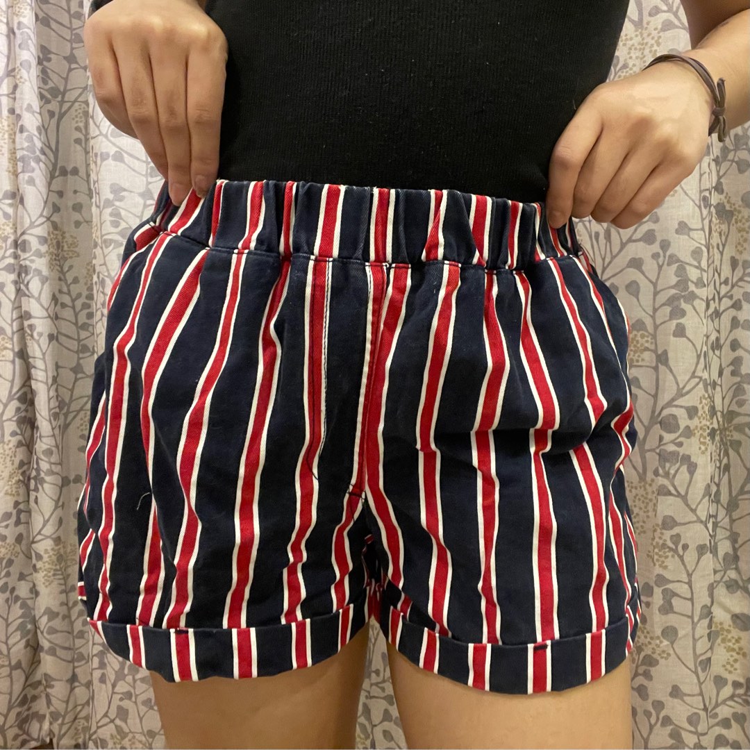 FOREVER 21 stripes shorts Women s Fashion Bottoms Shorts on