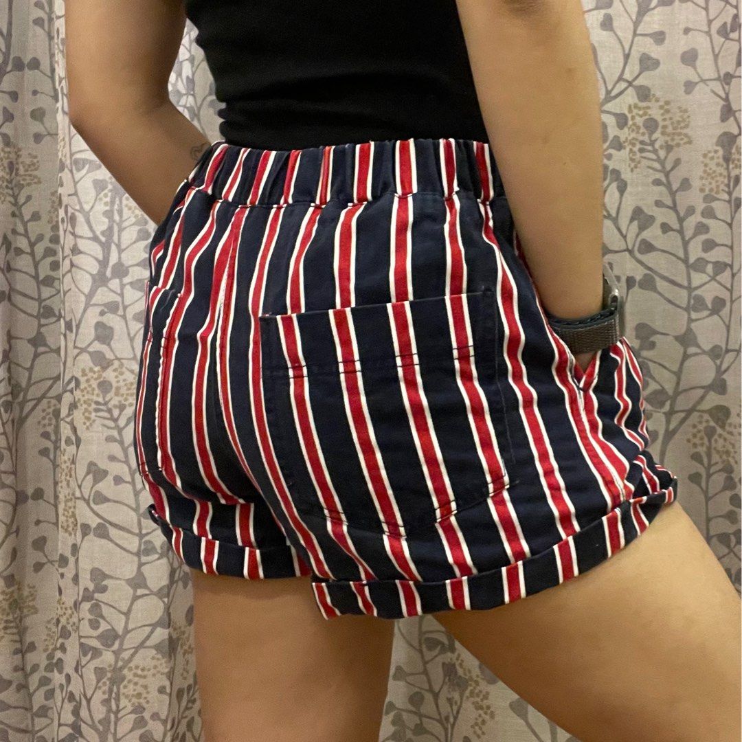 FOREVER 21 stripes shorts Women s Fashion Bottoms Shorts on
