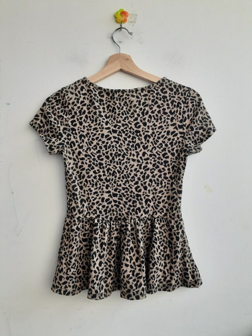 Leopard tops forever 21 top
