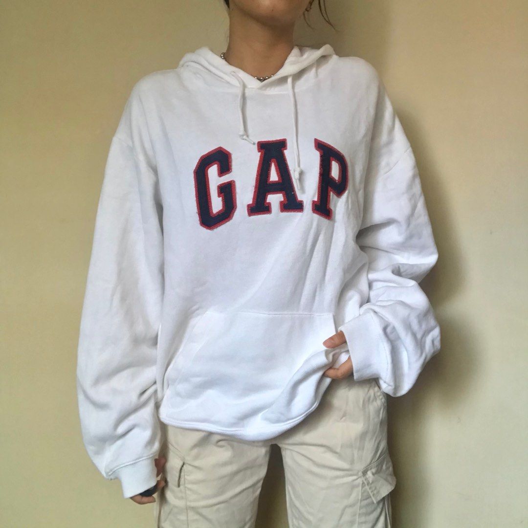 GAP hoodie (Category: Coats, Jackets and Outerwear) located in Batangas. Submitted by retrowinx_ (Listing ID 1254592517, Image 1). Description: ✩ auth gap hoodie ✩ size: can fit up to large (w: 24 l: 26) 10/10 condition.