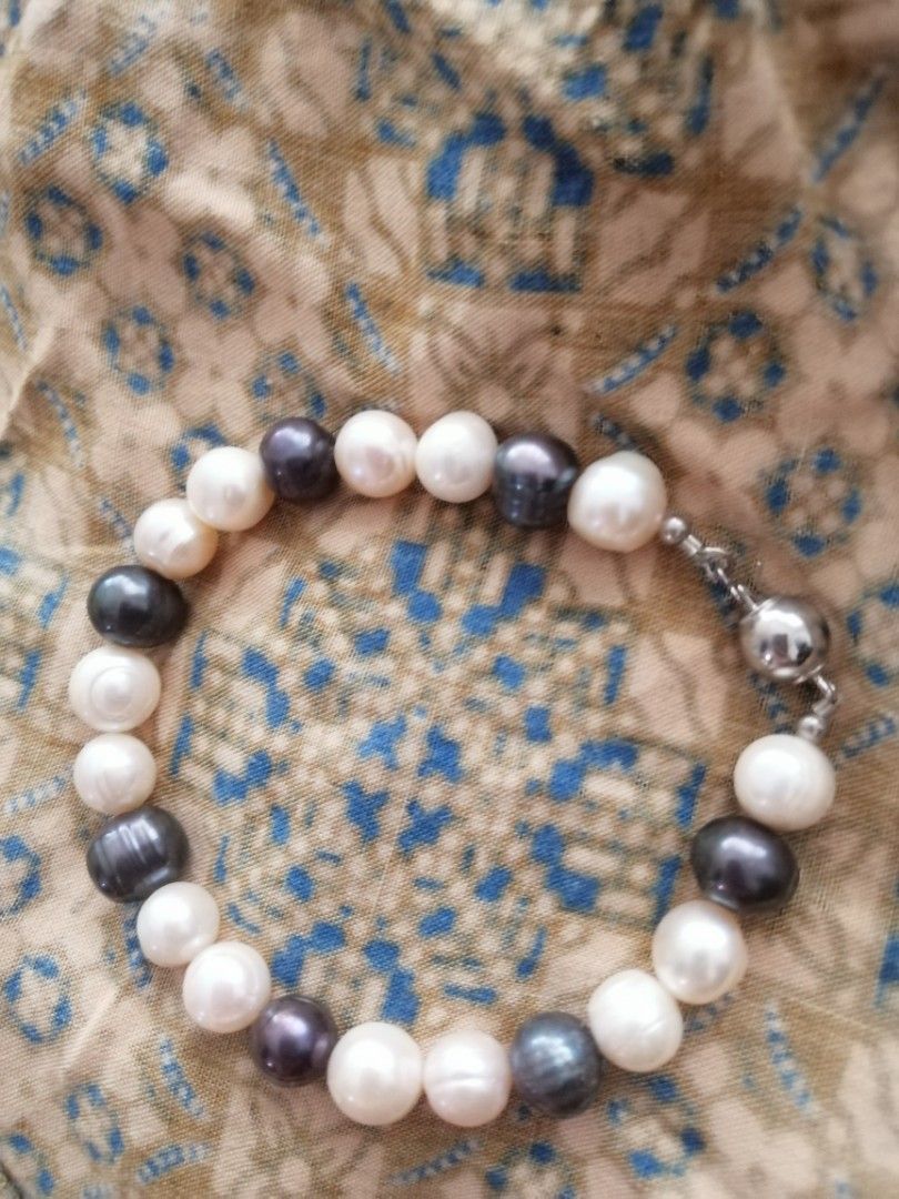 Genuine pearl hotsell bracelet
