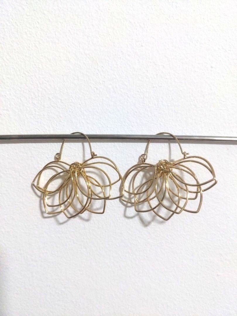 Gold wire flower earrings on sale