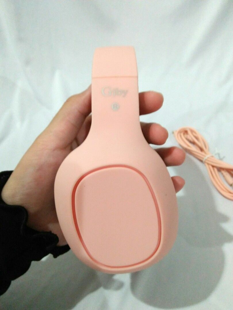 Baby pink outlet headphones