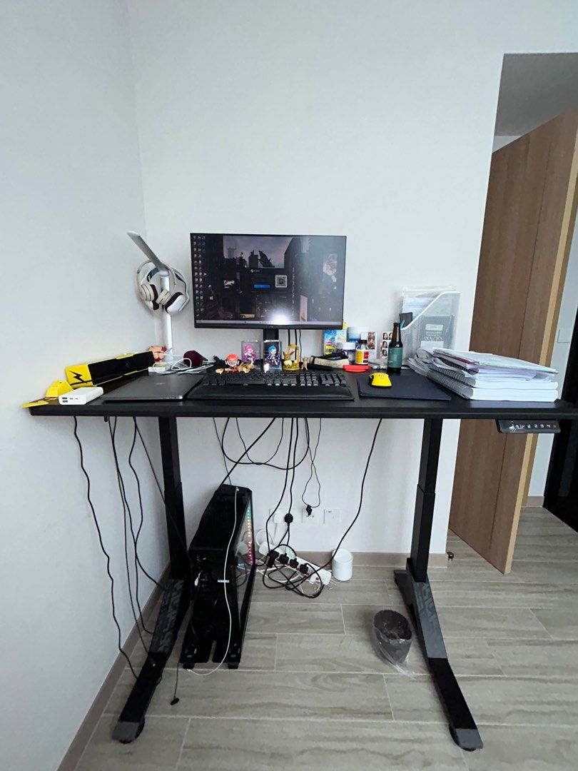 IKEA UPPSPEL gaming desk, 傢俬＆家居, 傢俬, 桌子 Carousell