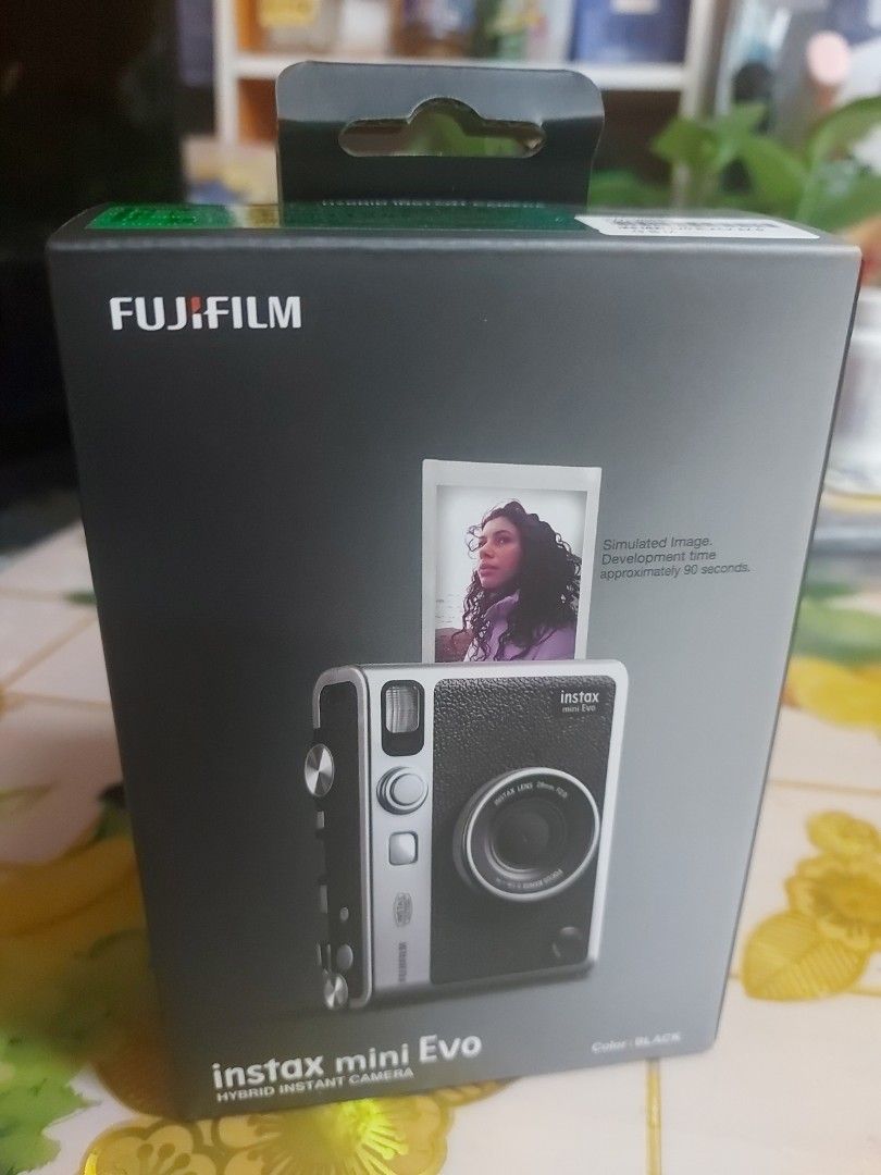 全新行貨未拆盒］Instax Mini Evo即影即有相機, 攝影器材, 相機- Carousell