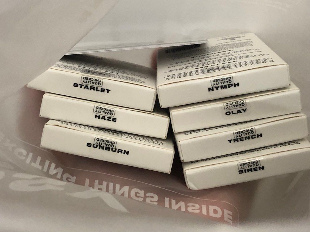 ISSY customizable palette with complete inserts, Beauty & Personal Care ...