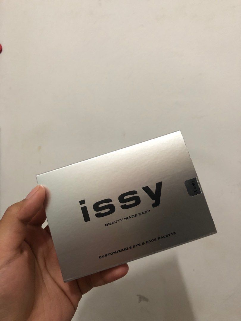ISSY customizable palette with complete inserts, Beauty & Personal Care ...