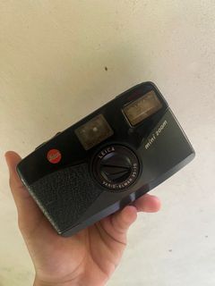 Leica Mini Zoom Camera