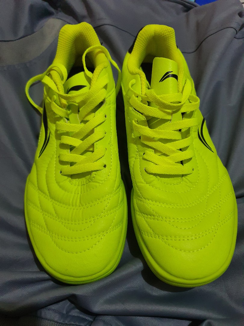 Li ning football shoes hot sale
