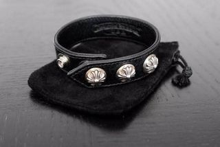 LOOKING FOR (CHROME HEART LEATHER BRACELET)