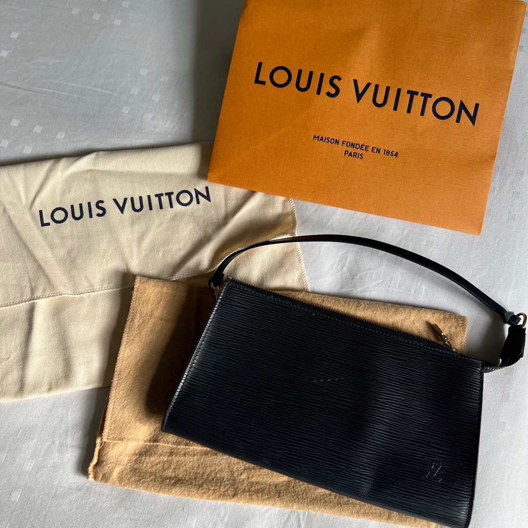 Túi Louis Vuitton Lockme Tender Pochette 'Black' M81560 - Authentic-Shoes