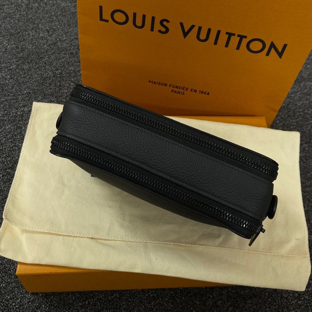 Louis Vuitton Lv Alpha Wearable Wallet Black Bag, Luxury, Bags & Wallets on  Carousell