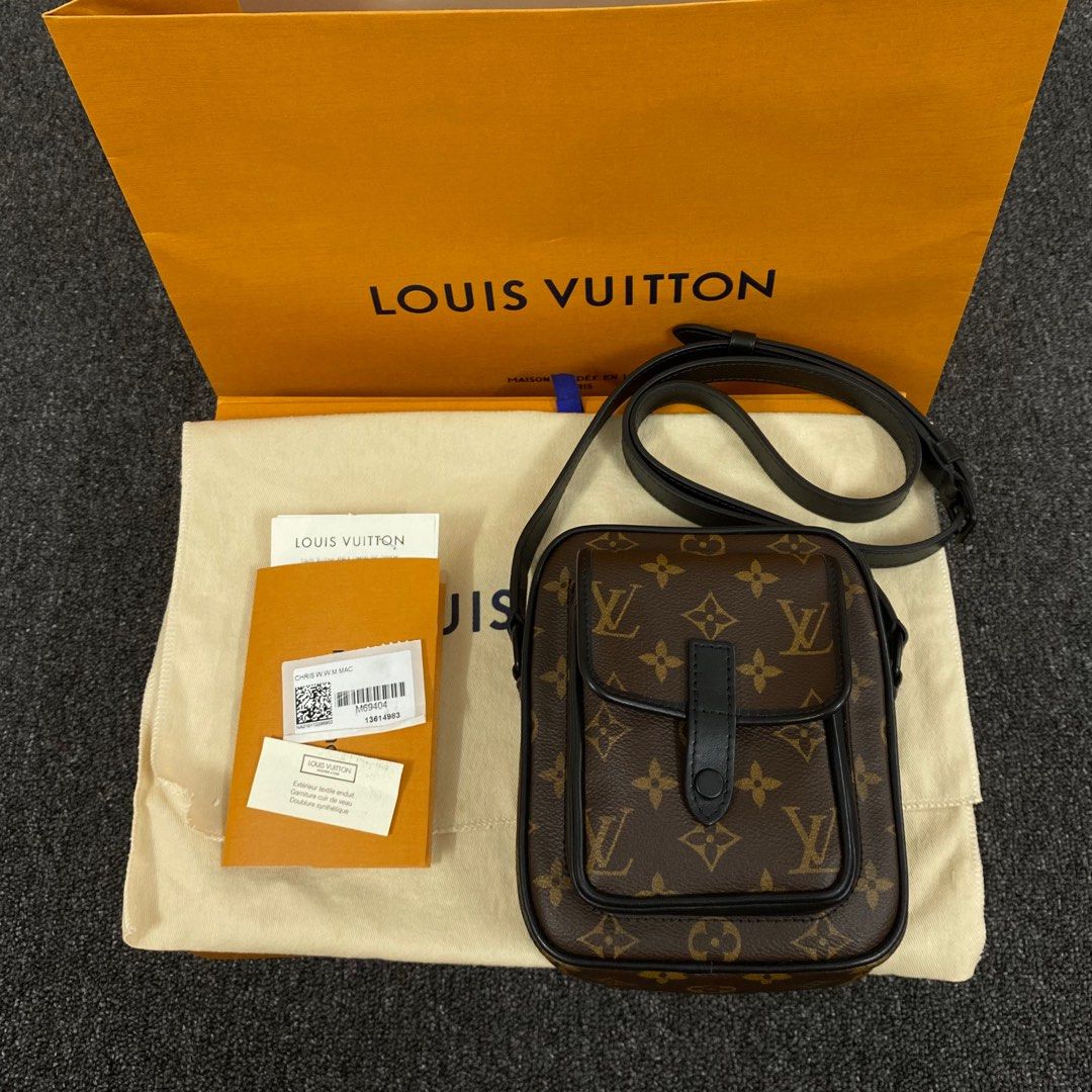 Buy Louis Vuitton LOUISVUITTON Size:- M69404 Christopher Wearable