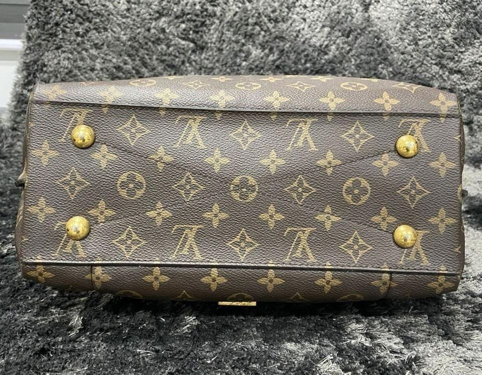 M40781 Louis Vuitton Metis Monogram, Luxury, Bags & Wallets on Carousell