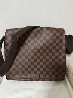 Louis Vuitton Supreme Bum Bag, Men's Fashion, Bags, Sling Bags on Carousell