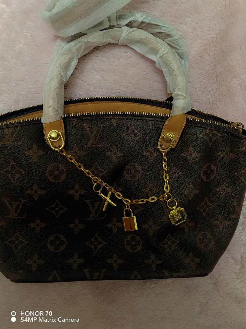 Louis Vuitton neverfull puffer bag, Women's Fashion, Bags & Wallets, Tote  Bags on Carousell