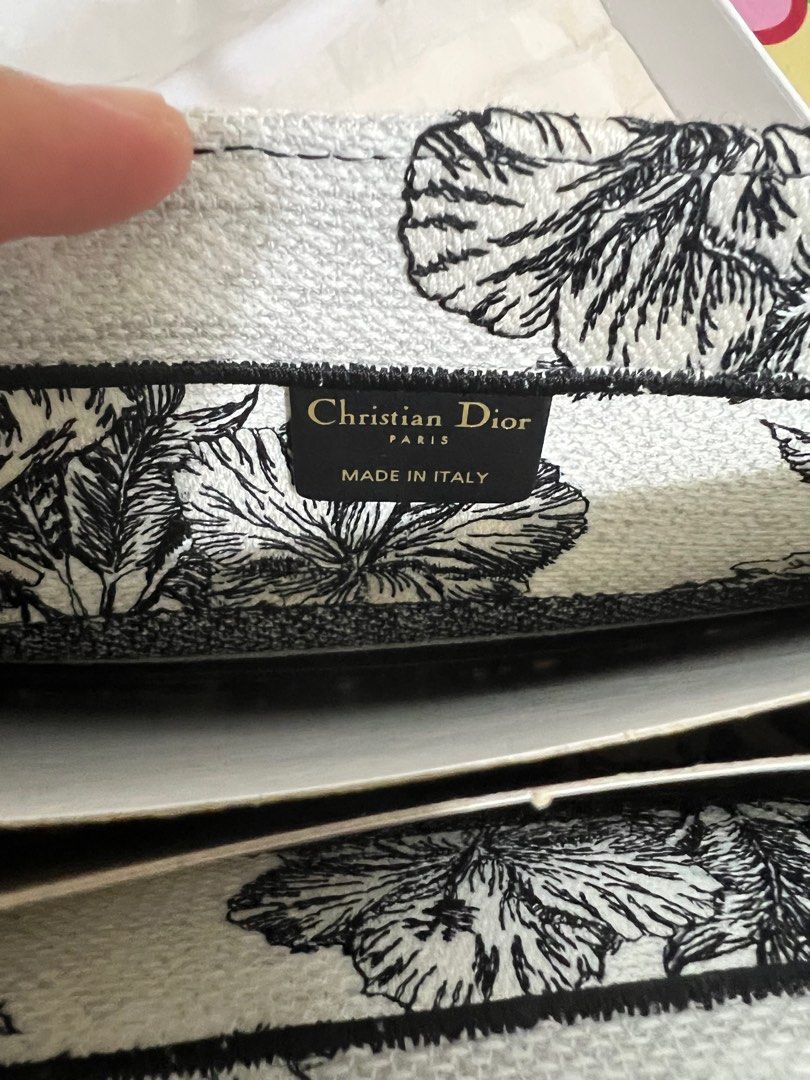 Medium Dior Book Tote White Multicolor Étoile de Voyage Embroidery (36 x  27.5 x 16.5 cm)