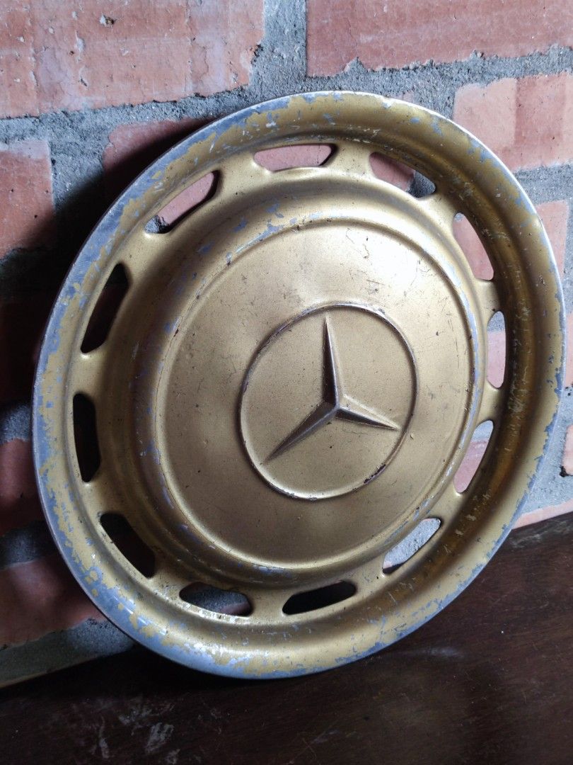 Mercedes Benz Wheel Cover, Hobbies & Toys, Collectibles & Memorabilia, Vintage Collectibles on