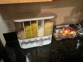 Neat 5 Slot Food/Rice dispenser with measuring cup
