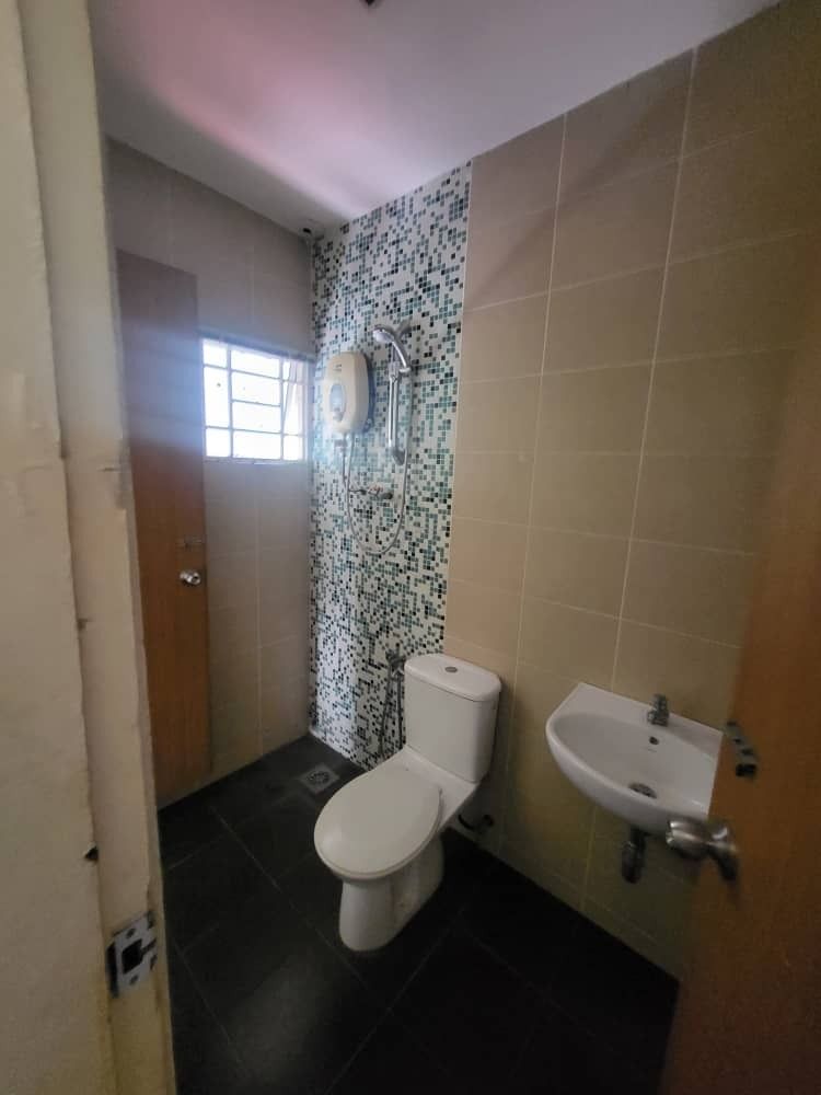 Nice Fully Furnished Damansara Jaya Double storey house for rent (30m